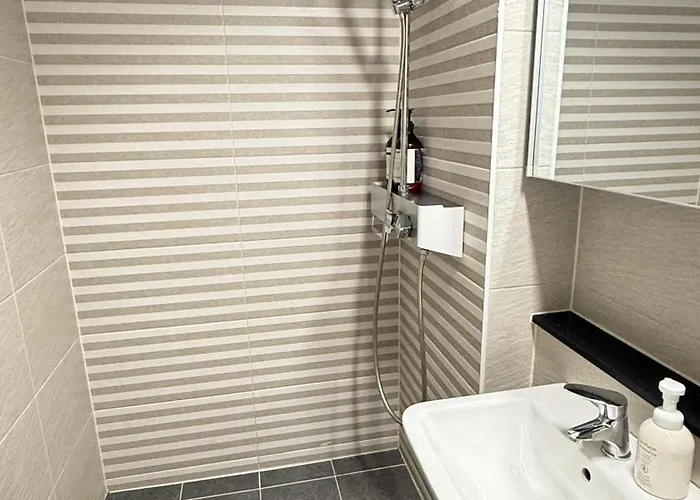 Ricco House - 5-min To Gangnam, Stylish *